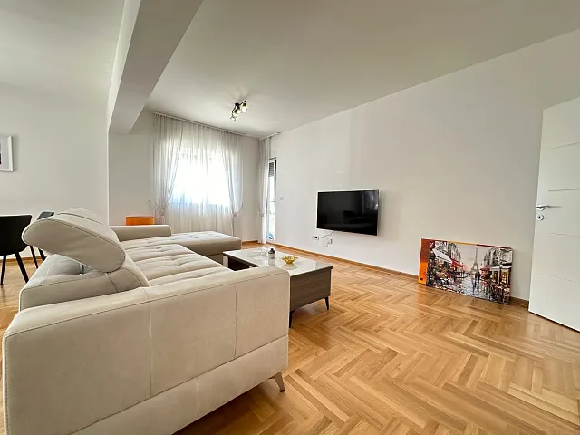 Four-Bedroom Apartment in a Great Budva Location — photo 12
